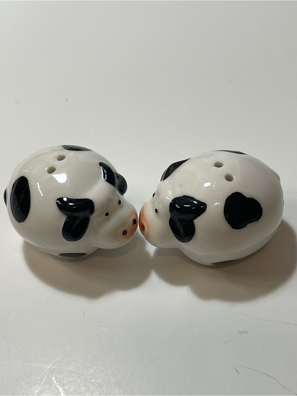 Cow Salt and Pepper Shakers - White and Black Like New - Picture 2 of 7